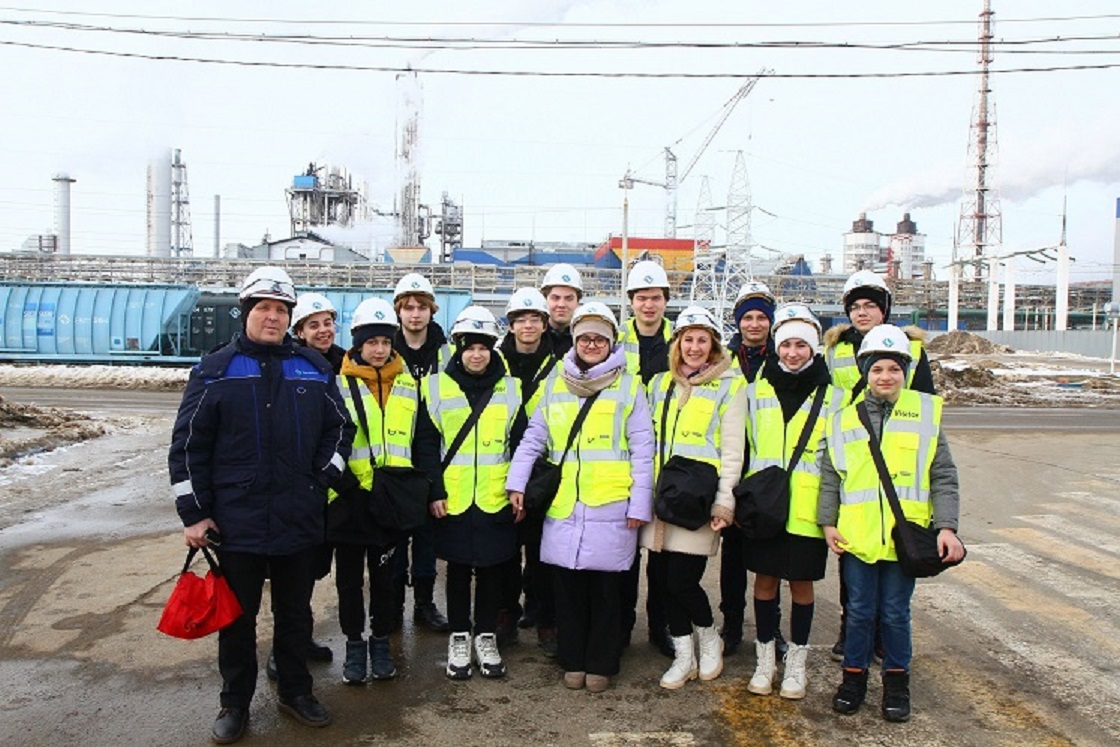 Воспитанники «Кванта» посетили одно из градообразующих предприятий Новомосковска